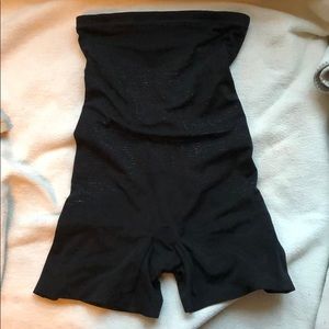 Star Spanx lady Luxe High Tunic